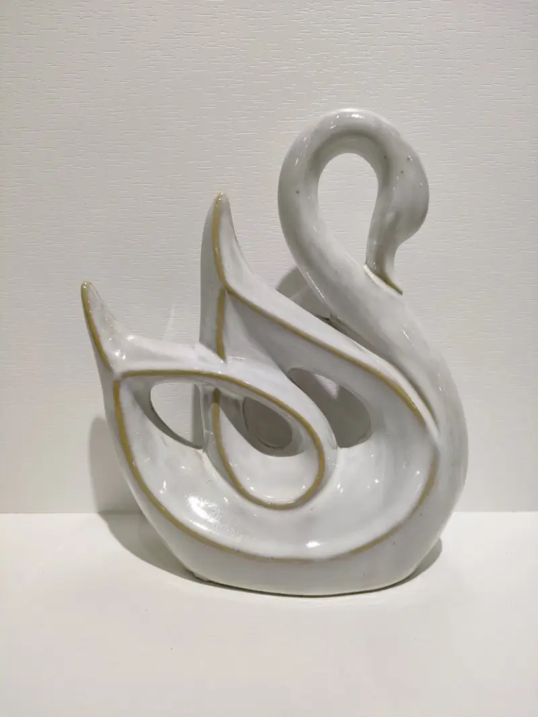 125D Swan Ceramic Form featuring minimalist loop shape and clean modern design.
