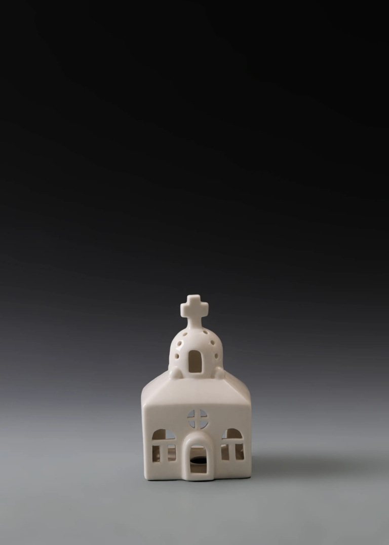 215A dome window house in matte white ceramic with rounded window details and illuminated openings for Christmas displays