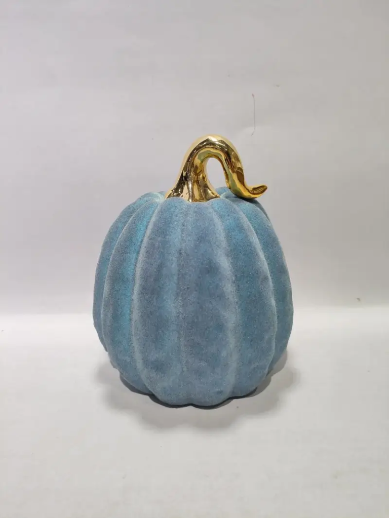 250D blue flocked pumpkin decorative figurine with an electroplated stem for Halloween seasonal decoration.