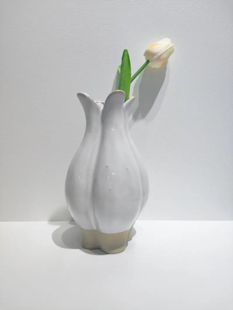 021D Organic Tulip Form Vase with smooth curved lines and natural contemporary styling